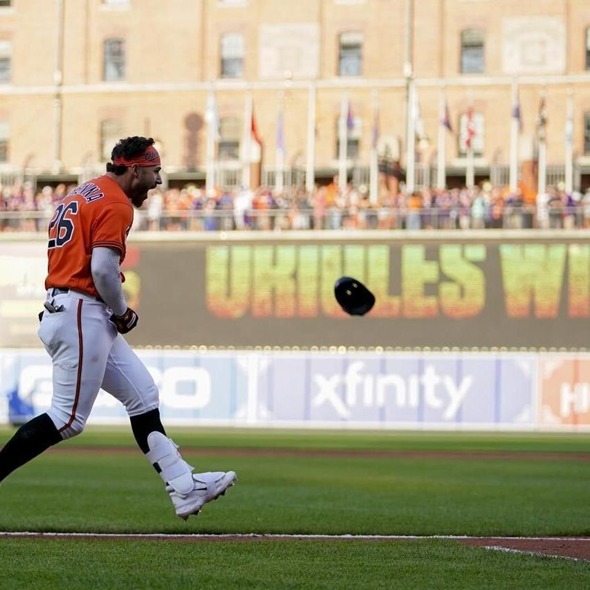 Heim hits grand slam as Rangers dump Jays 10-4 in opener of key