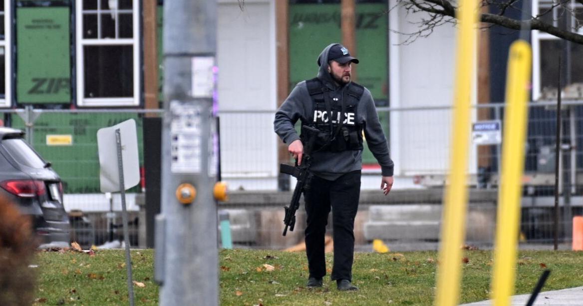 Man charged in Welland standoff still without lawyer