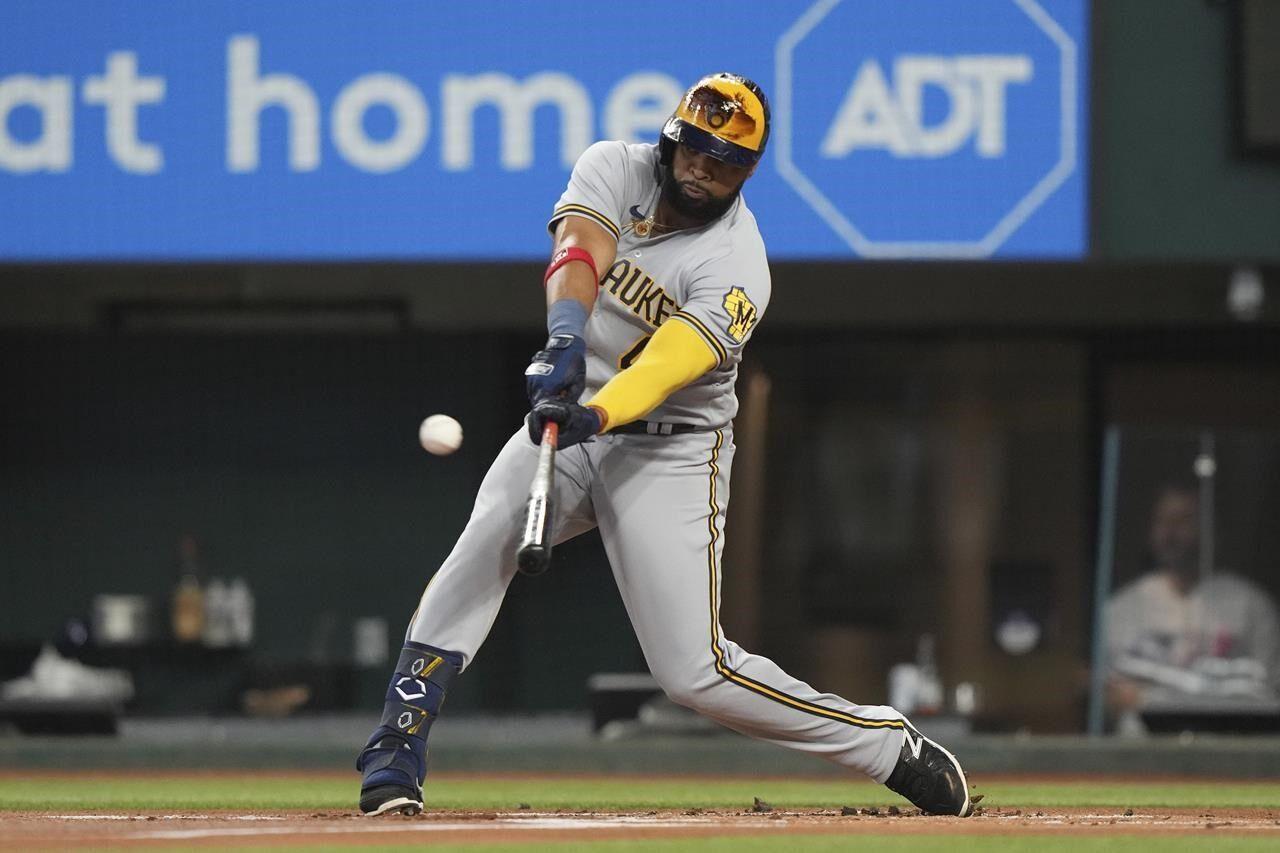 Contreras' 3-run homer leads Brewers over Pirates 6-3, maintains