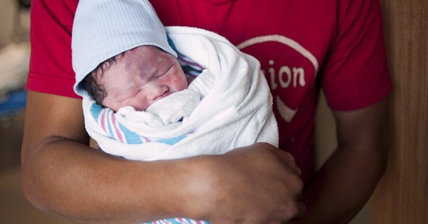 StatCan says fertility rate remains at the all - time low seen the previous year