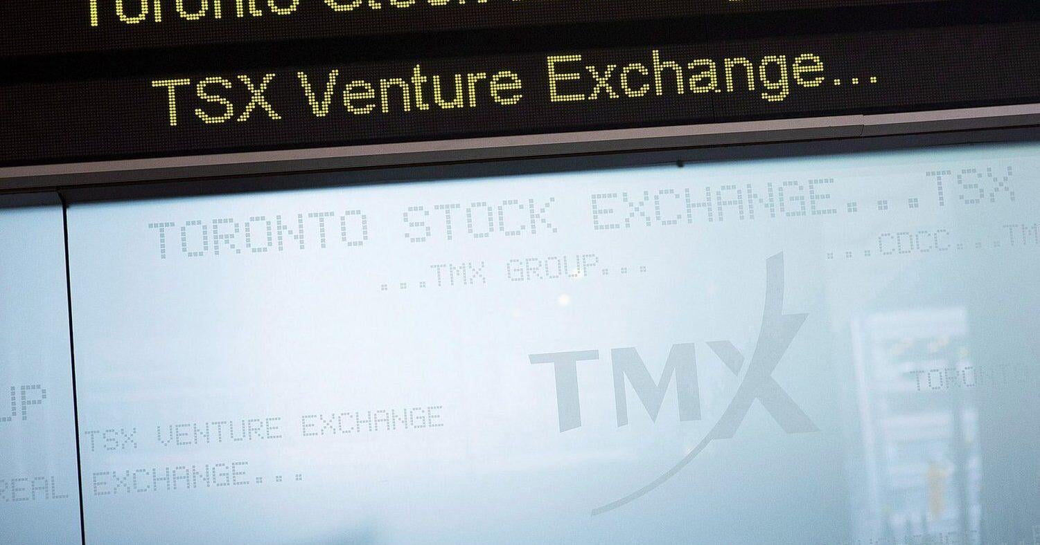 S & P / TSX composite up more than 300 points , U . S . stock markets mixed