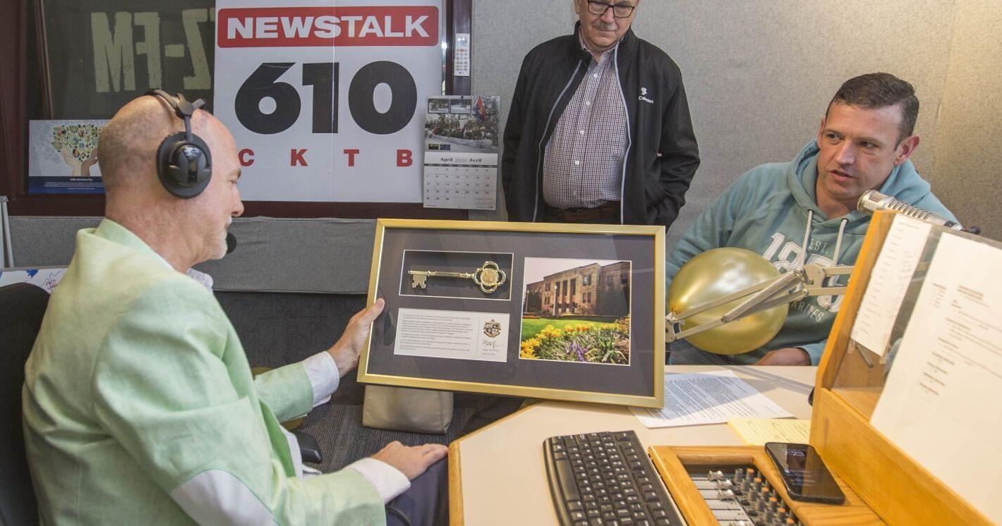 Key to the City presented to 'Niagara's morning man' - Vimarsana News