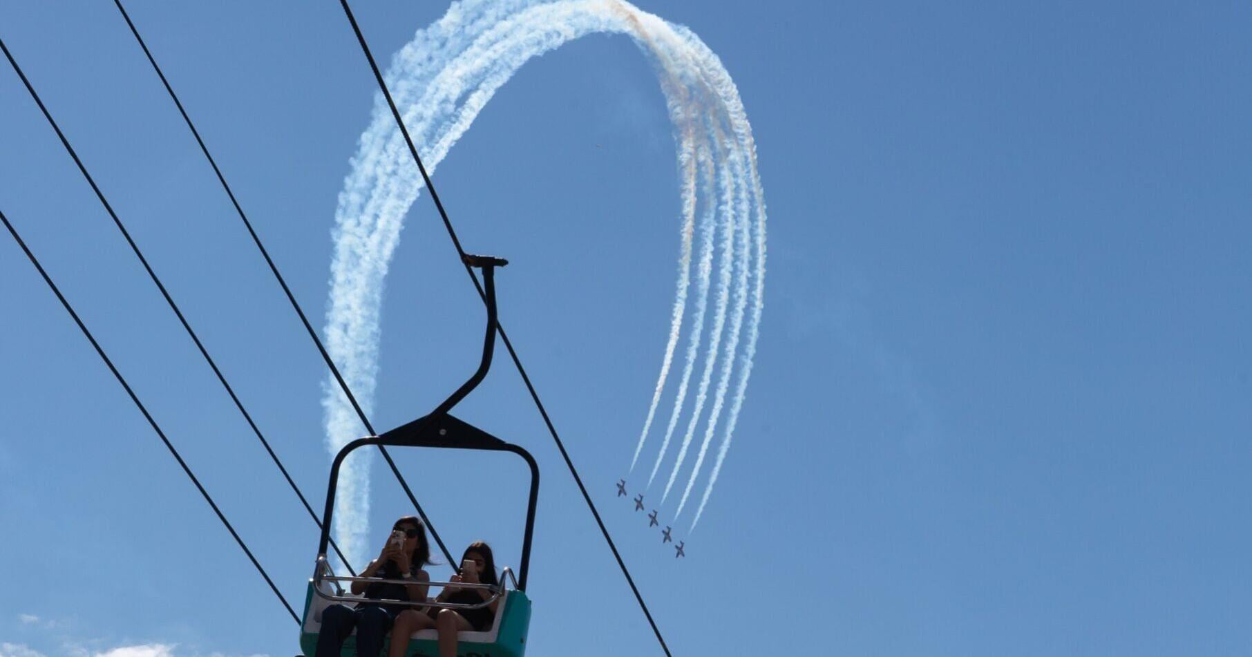 Snowbirds retire Tutor jets : Toronto says farewell