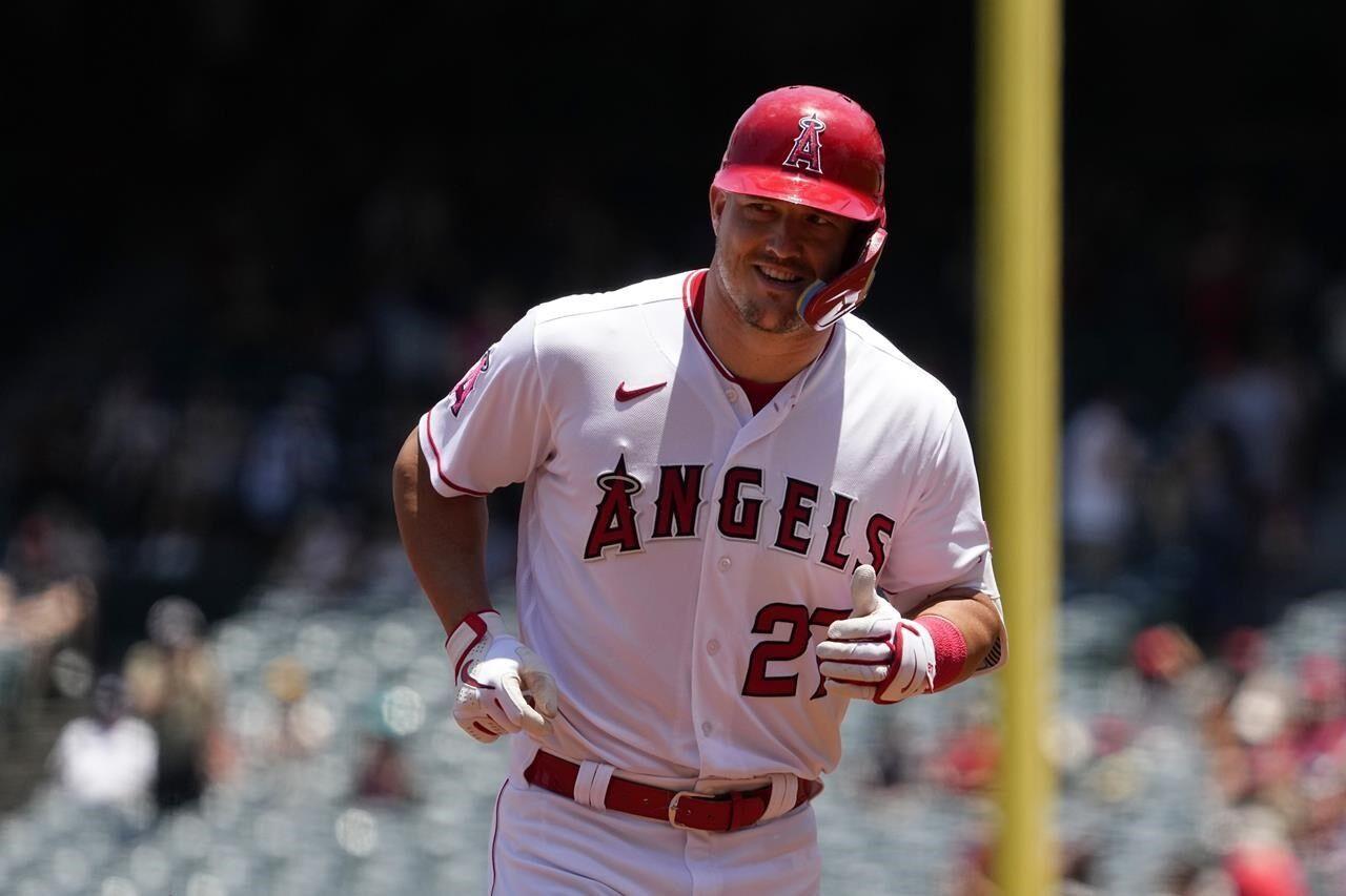 Mike Trout of the Los Angeles Angels and family - Mlb Star Red - 69