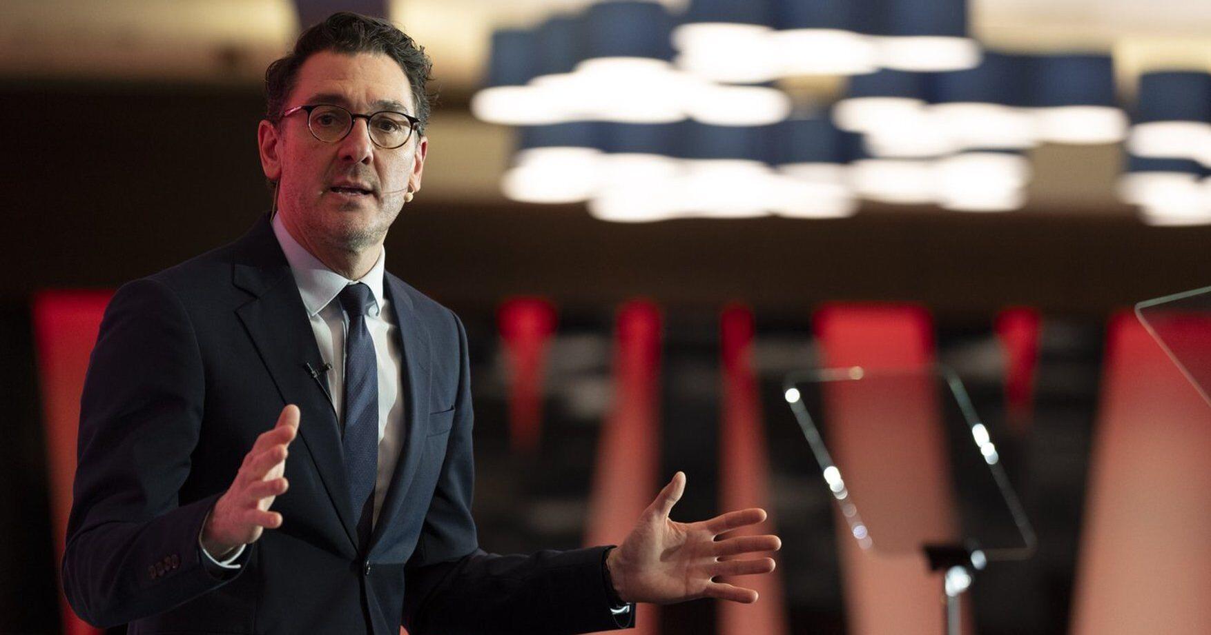 High - speed rail line could see long tunnels beneath Montreal , Toronto , raising costs