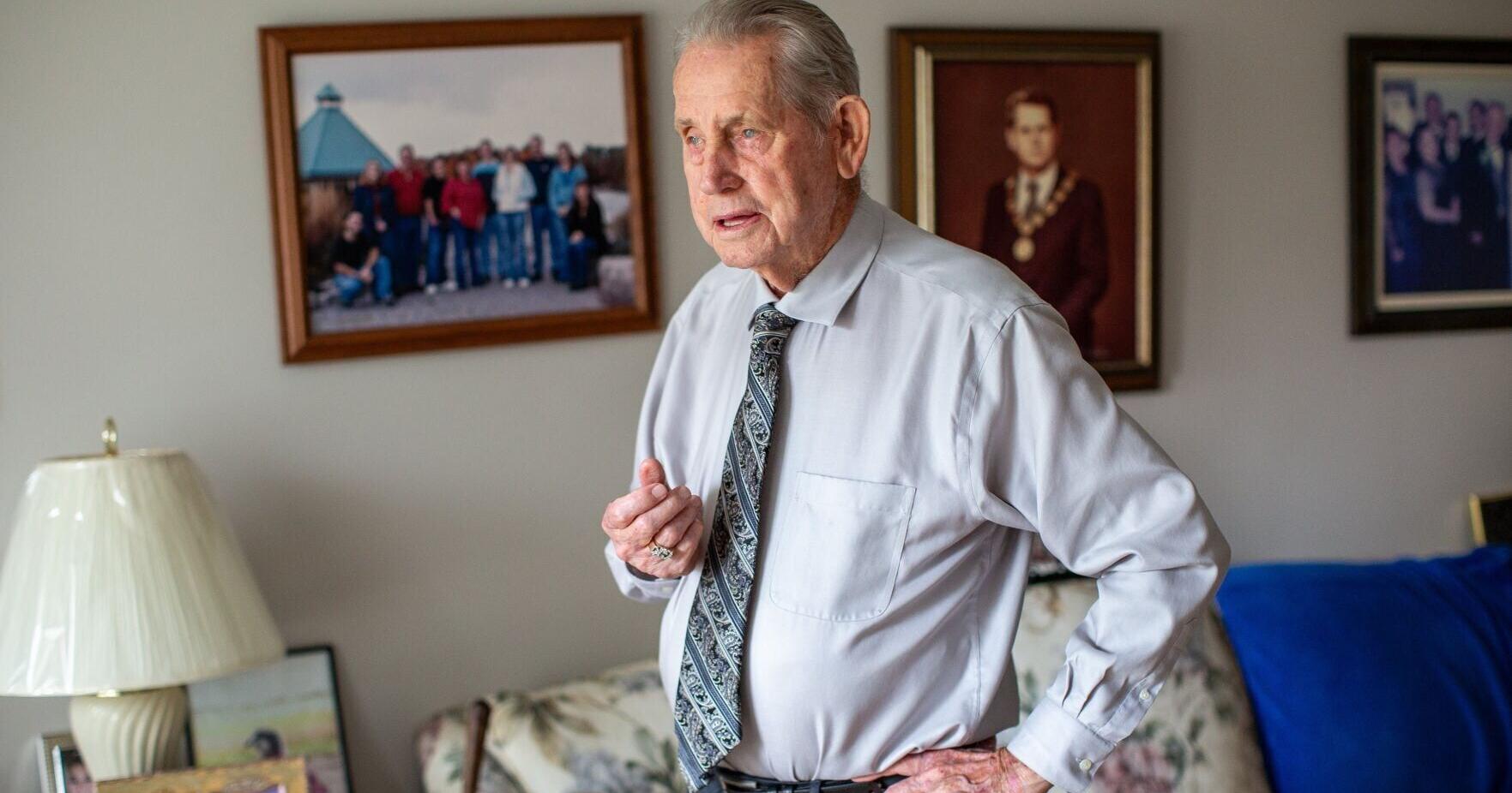 Why Milton Mayor Gord Krantzis running for re - election at 89