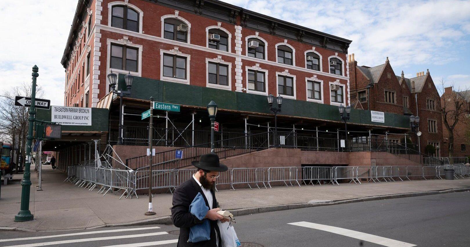 Car rams into Chabad headquarters in New York City , damaging doors