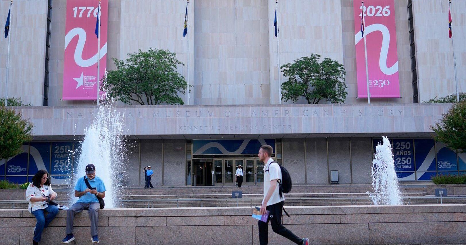 Trump asks Smithsonian to install George Washington statues and exhibit