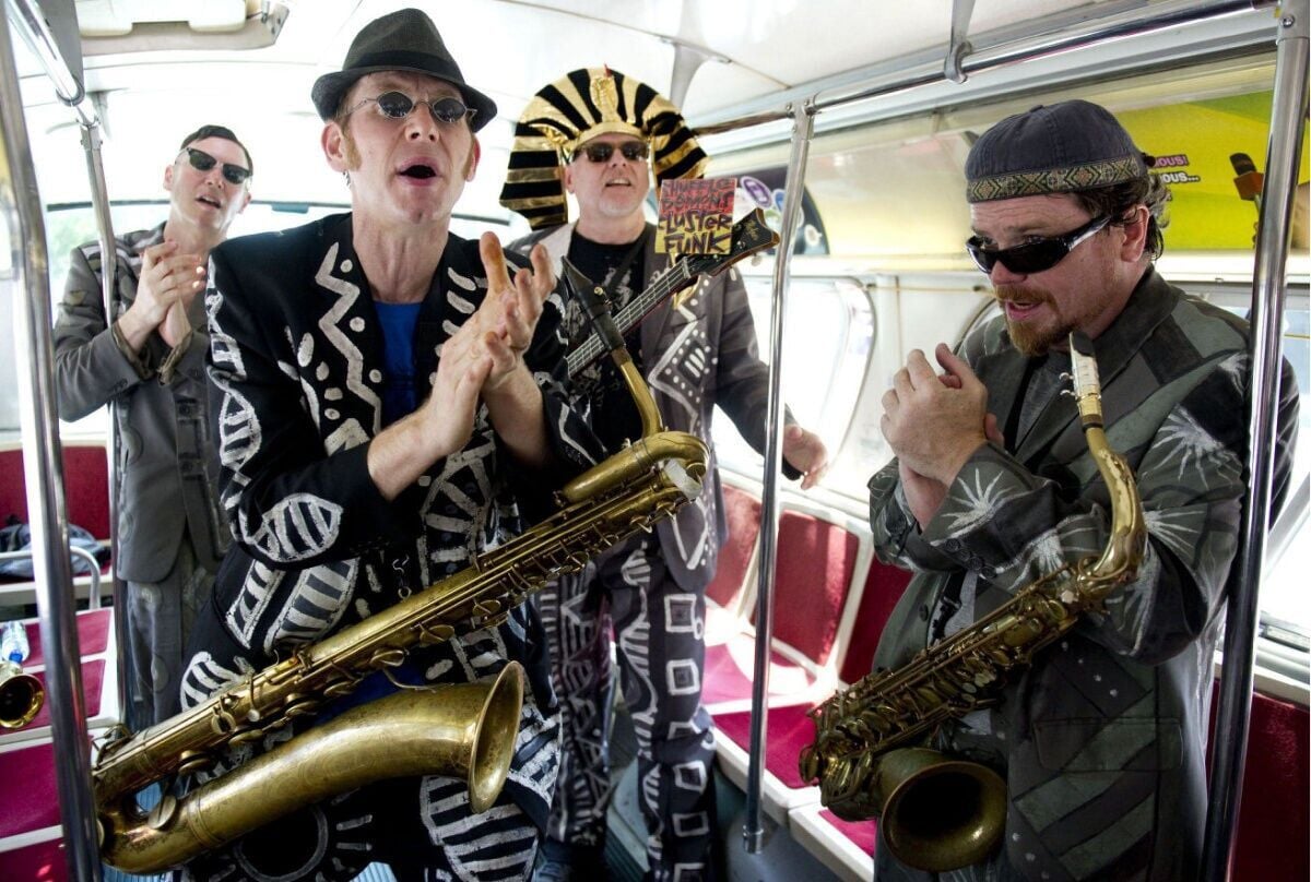 Toronto’s Shuffle Demons spread word about Spadina streetcar shutdown