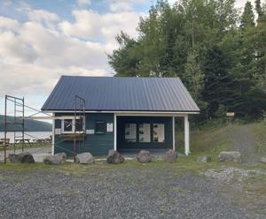 Canteen at Ross Ferry Marine Park receives new roof from resident’s donation