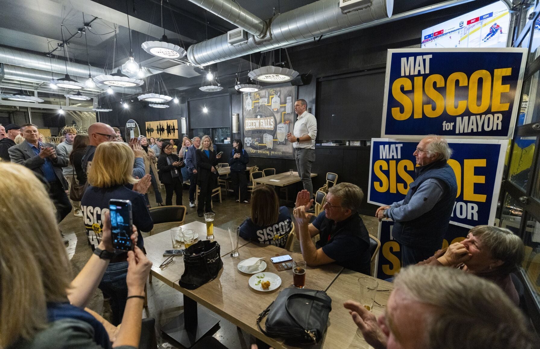 Siscoe wins second term, four new faces on city council