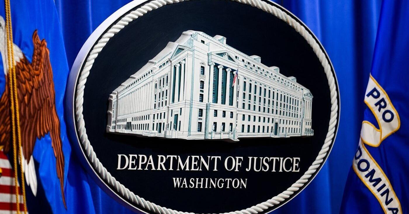 Man pleads guilty in human smuggling case at Canada - U . S . border