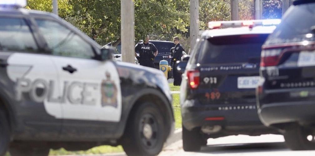 Man arrested after lengthy standoff in Grimsby neighbourhood ends ...