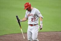 Mike Trout has stitches removed from surgery on broken hand, but