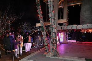 Community rings Joya No Kane for new year