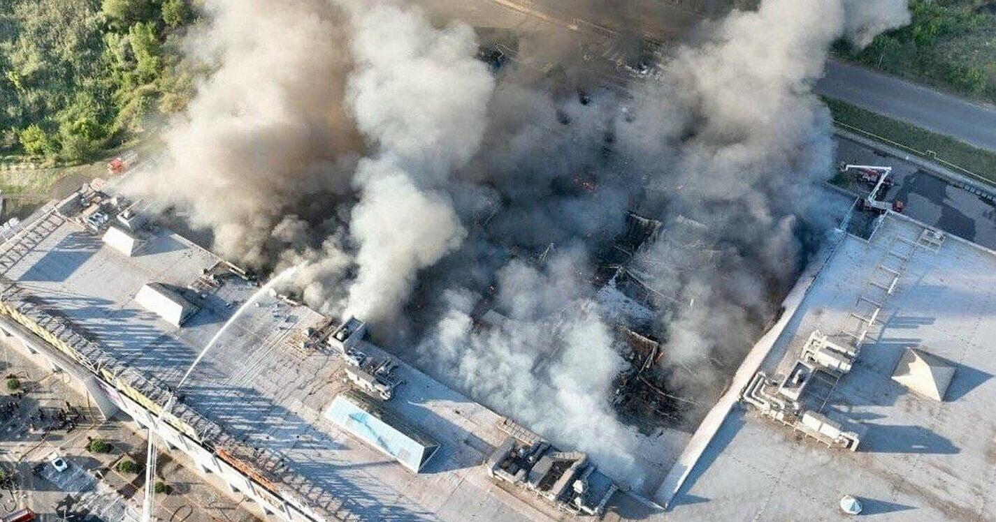 Russian attacks on Ukraine kill 2 people a day after deadly shopping mall drone strike