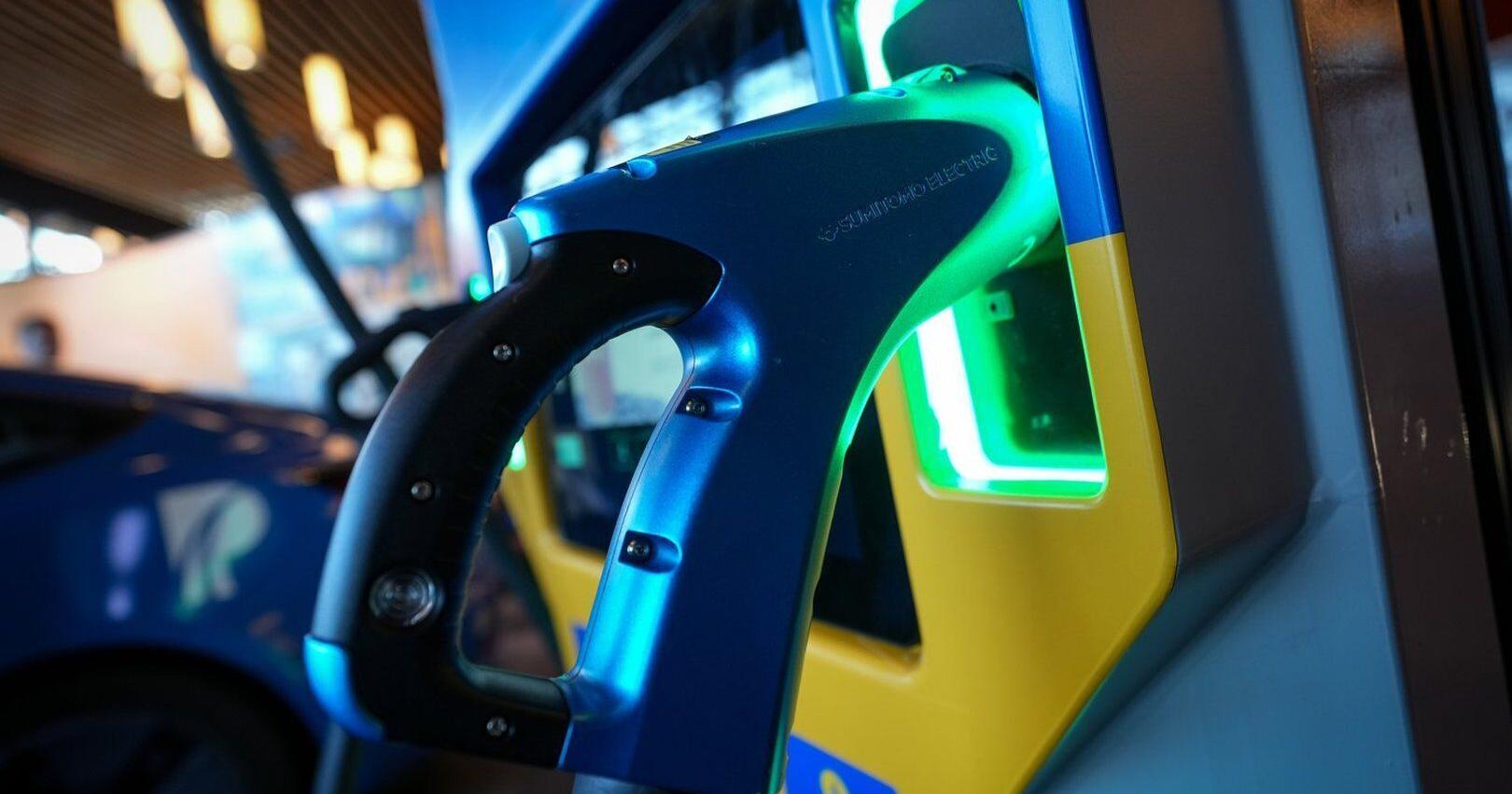 BC Hydro to triple EV - charging network to 3 , 500 ports by 2035