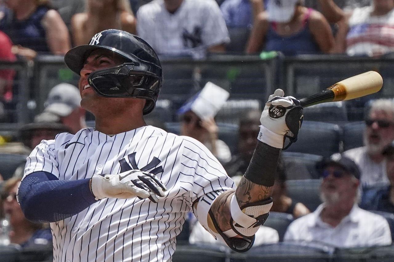 Corbin Burnes fans 10 straight to tie record, Brewers rip Cubs 10