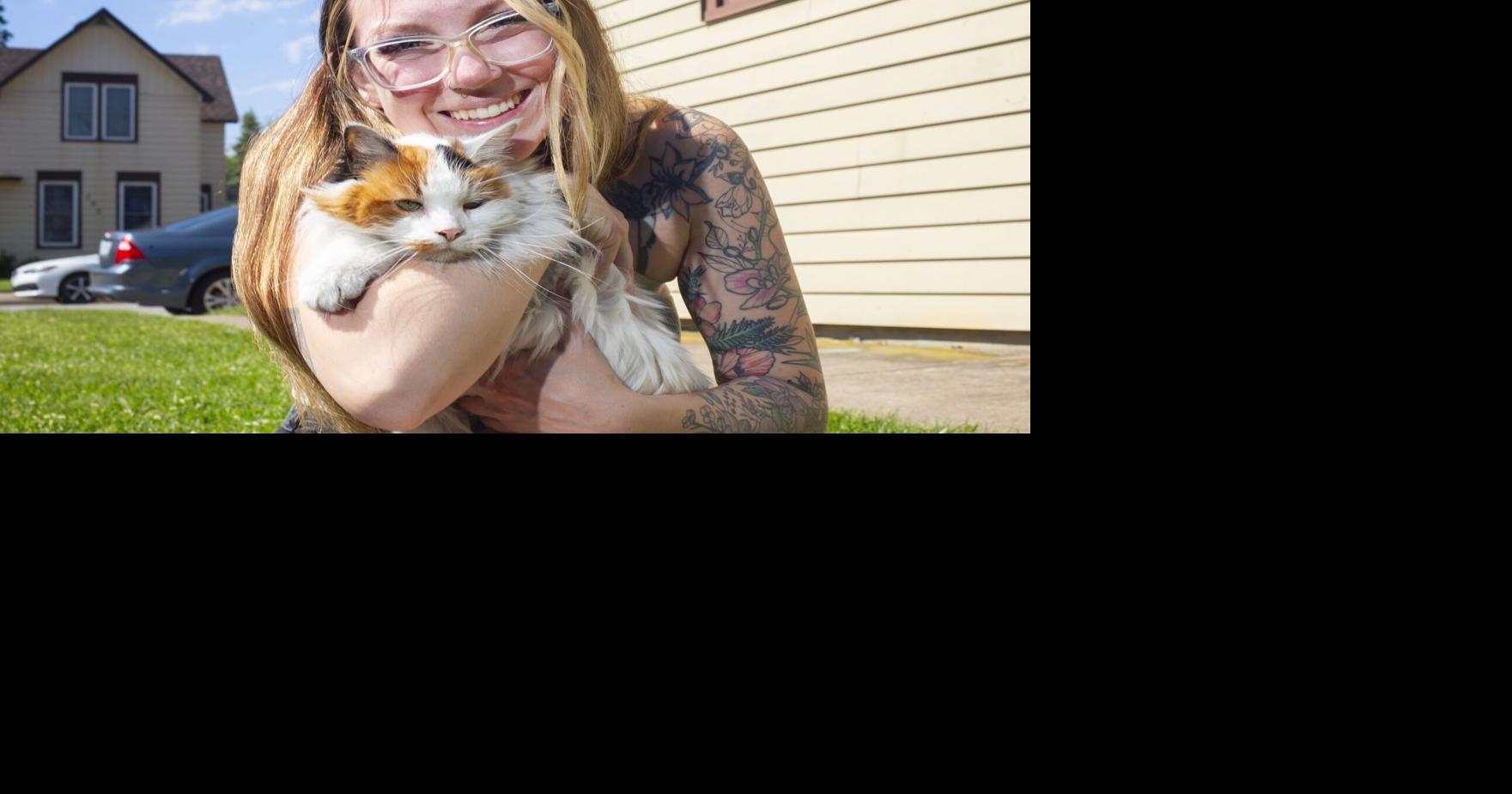 Together again after 12 years. Fort Erie woman reunited with her aging cat