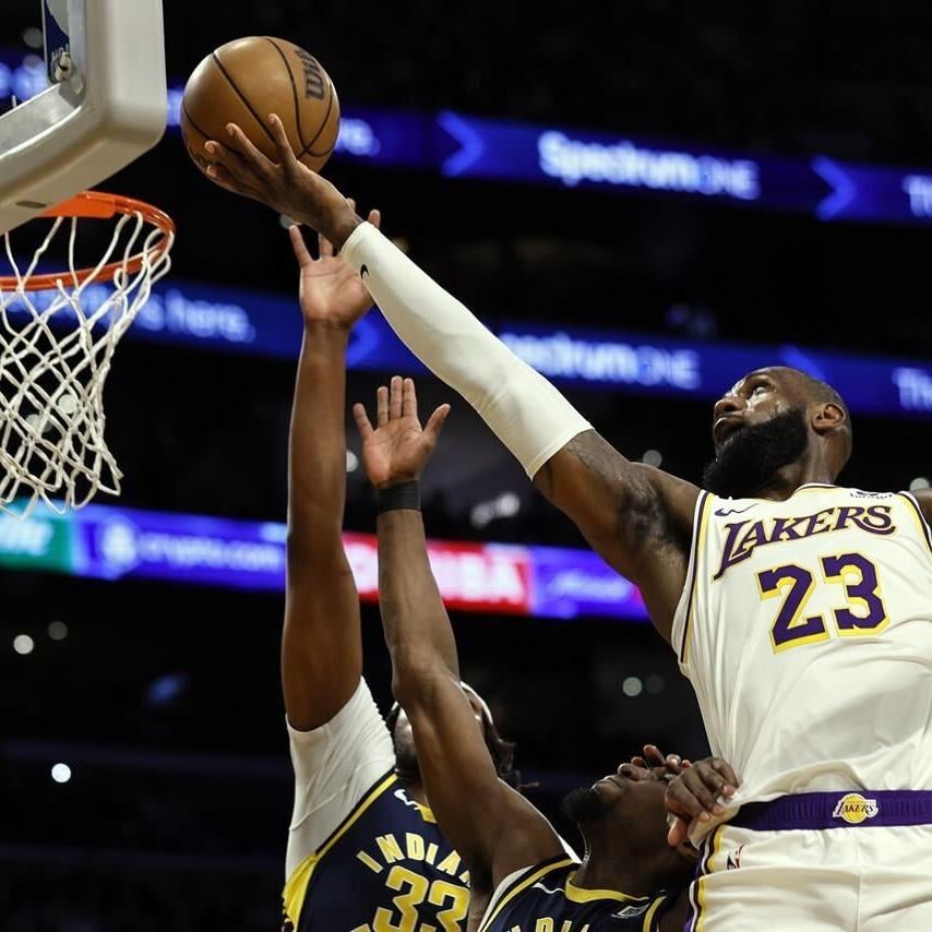 Anthony Davis, LeBron James lead 4th-quarter charge as the Lakers hold off  Philadelphia 101-94