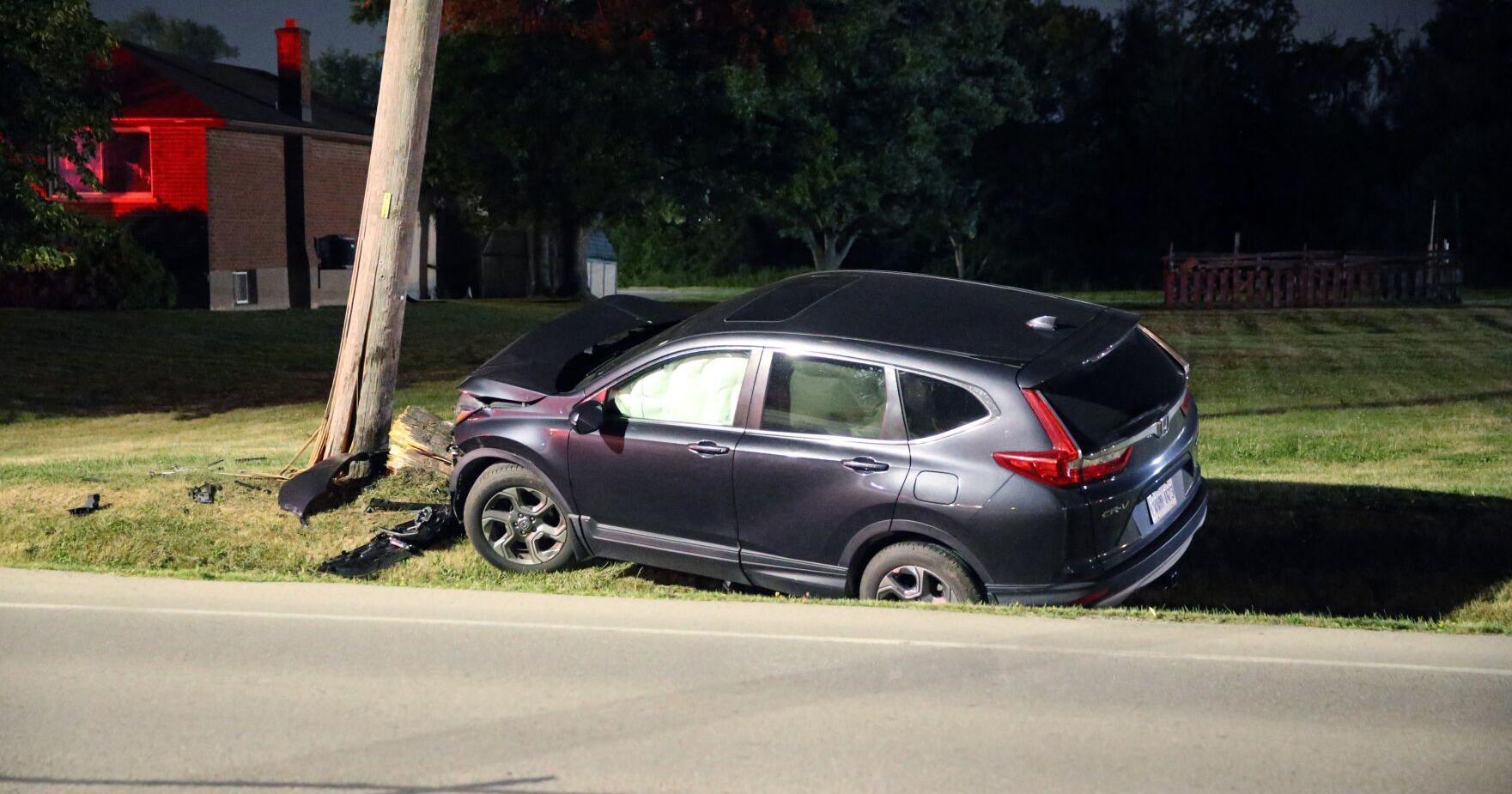 Welland driver swerves to avoid animal , strikes hydro pole