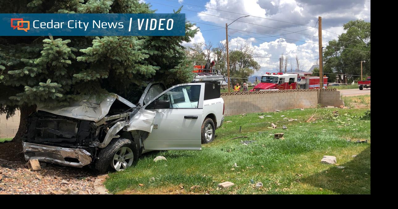 Single-vehicle crash knocks out power to hundreds of customers in ...