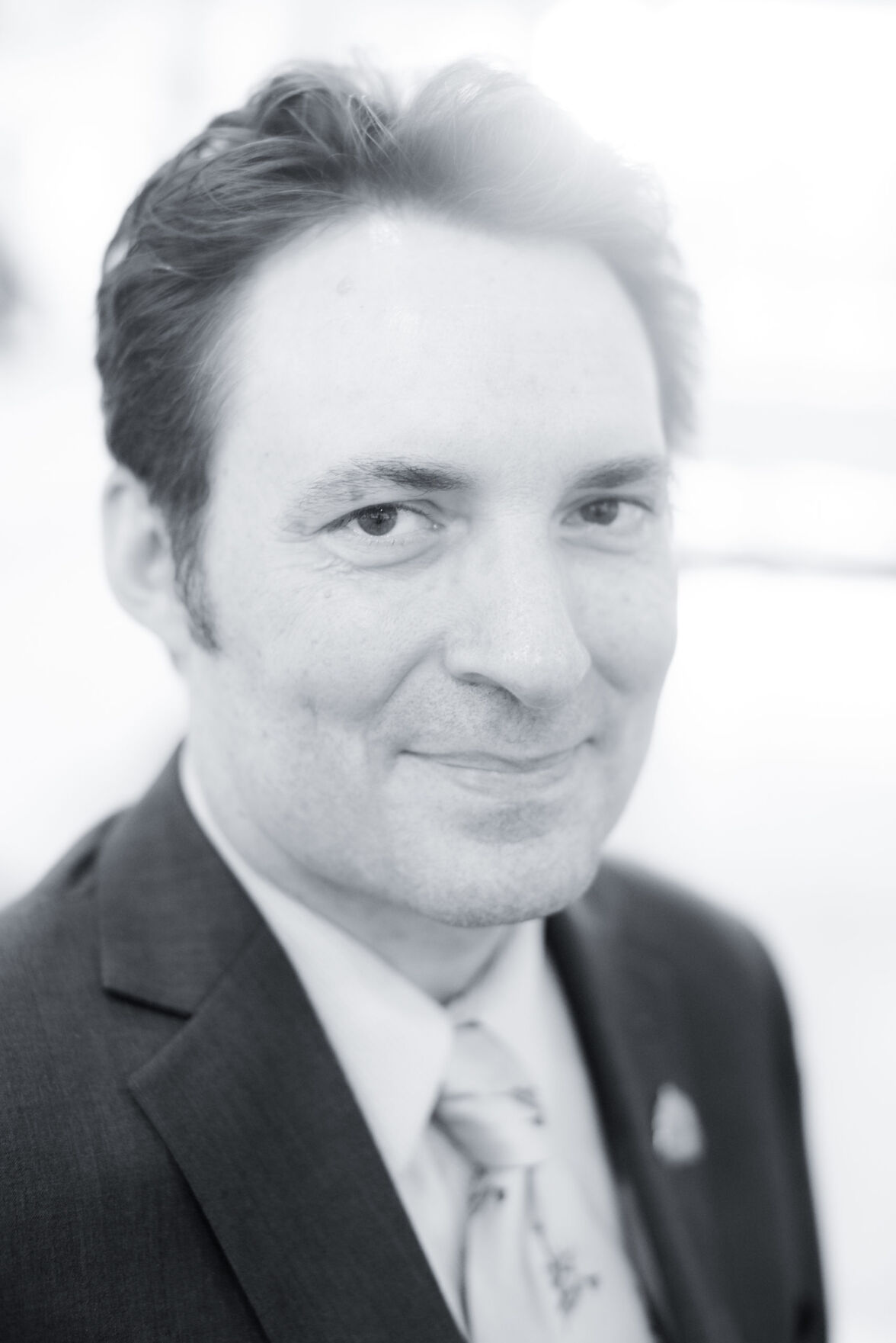 Libertarian J. Robert Latham seeks to unseat the 'incumbent party