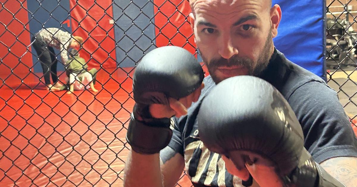 Local MMA fighters Salmon, Honsvick to headline Crown FC event in ...