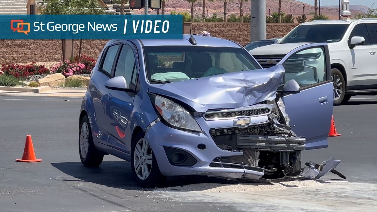 Police: 2 drivers rush yellow light, cause collision on George Washington Boulevard in St. George