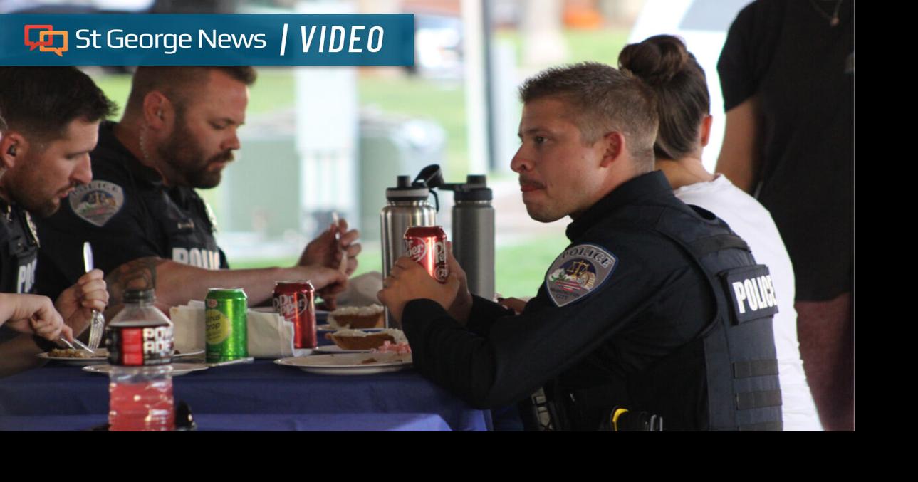Police officers enjoy family dinner thanks to group of residents in ...