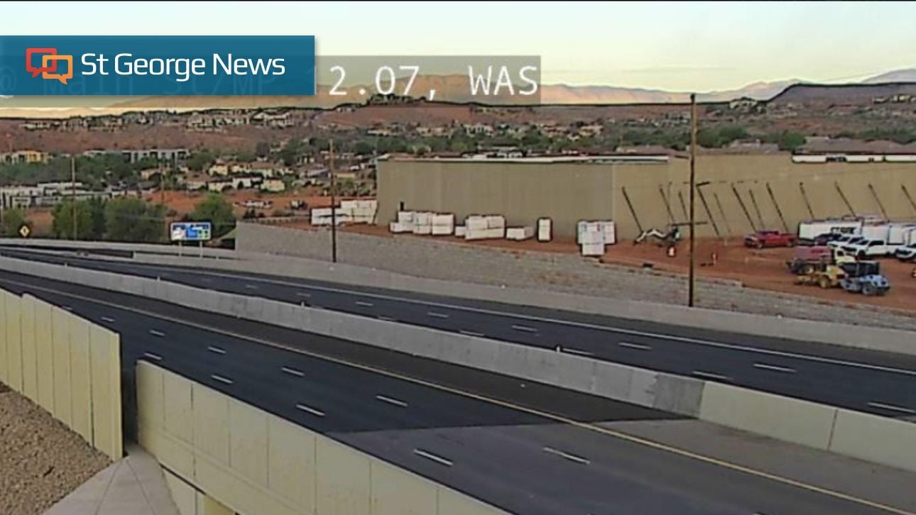 Worker falls off roof of WinCo construction site in Washington City, fire author...