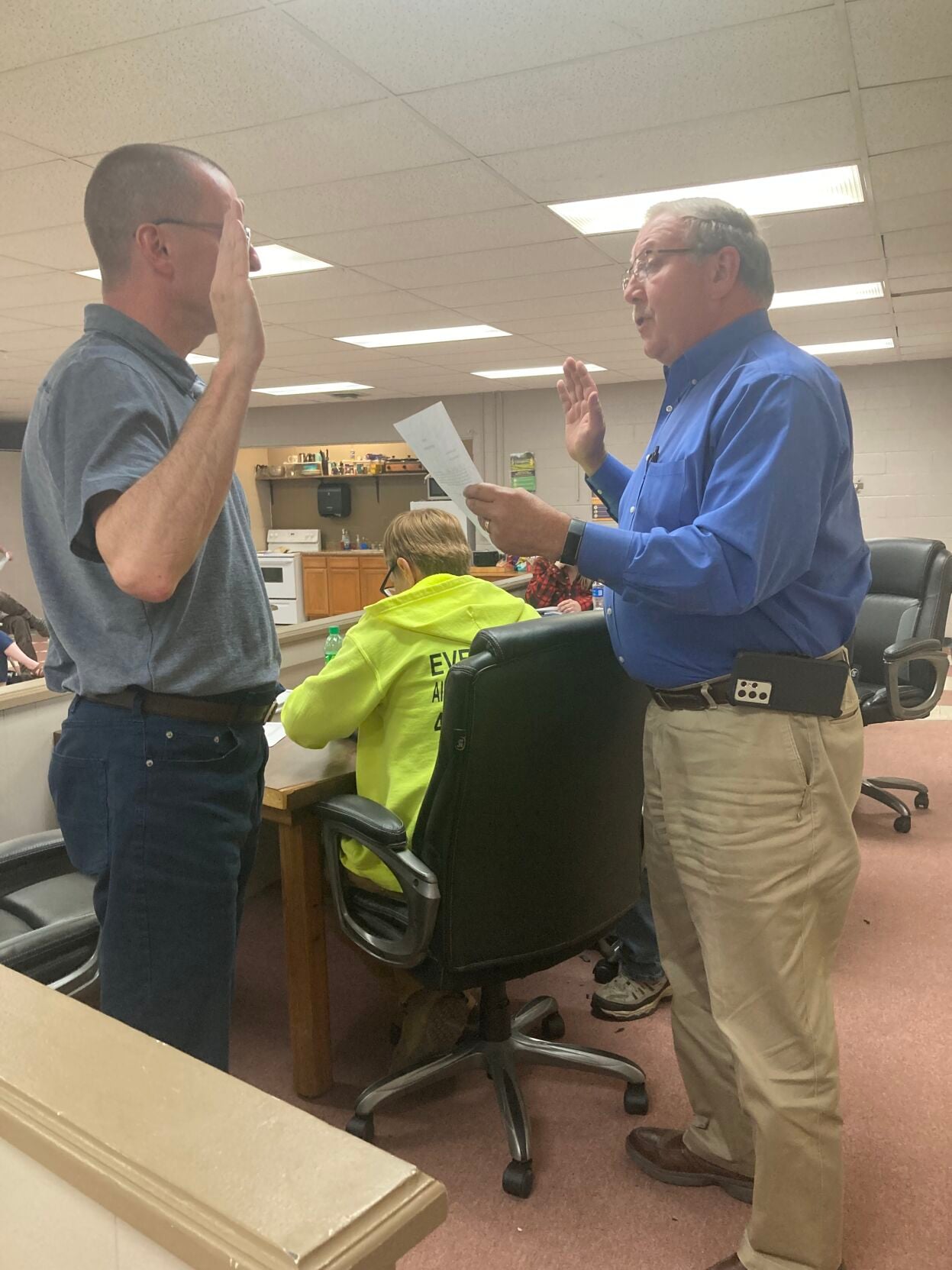 Attorney Ralph Musilli Leach sworn-in at Town Trustee meeting | Community | stilwelldemocrat.com