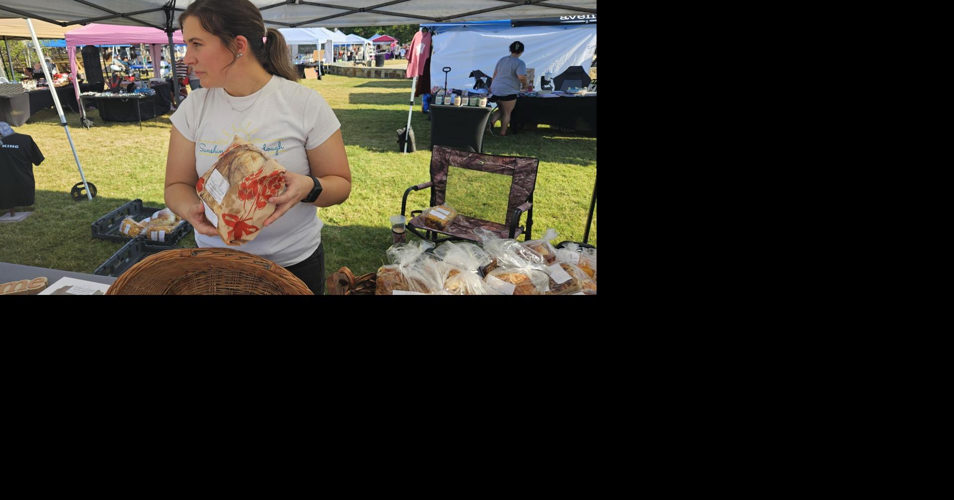 VENDOR EXTRAVAGANZA Autumn show brings out the crafts, foods