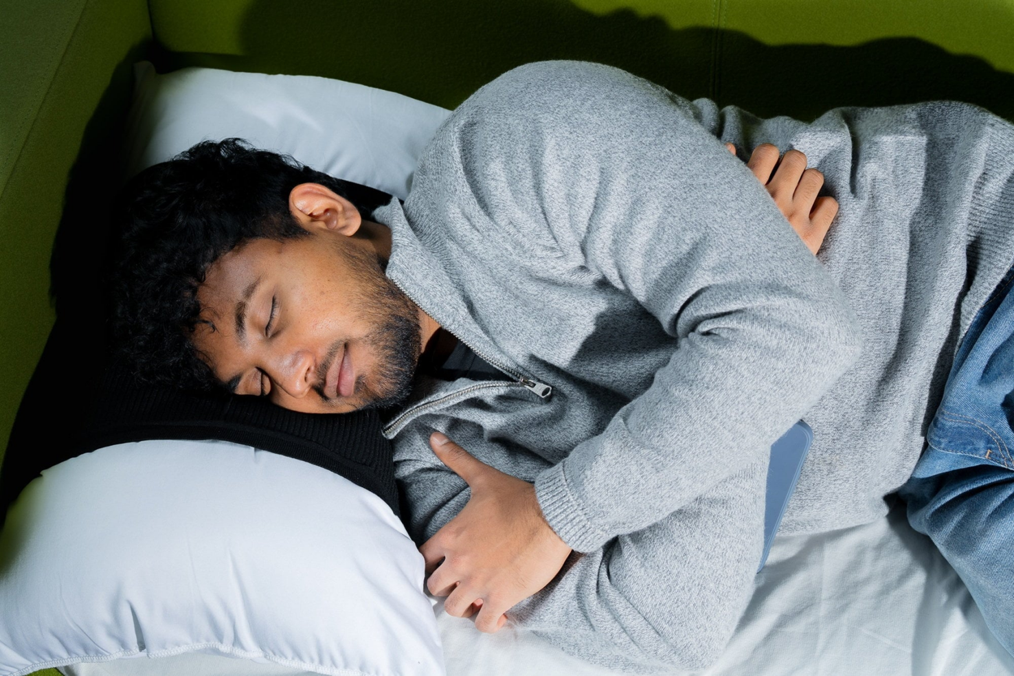 Scientists invent vibrating pillow to wake deaf sleepers during ...