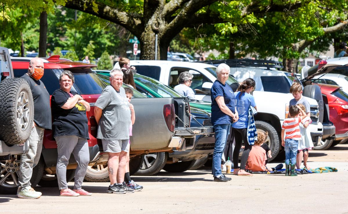 SMC workers by cars2.jpg