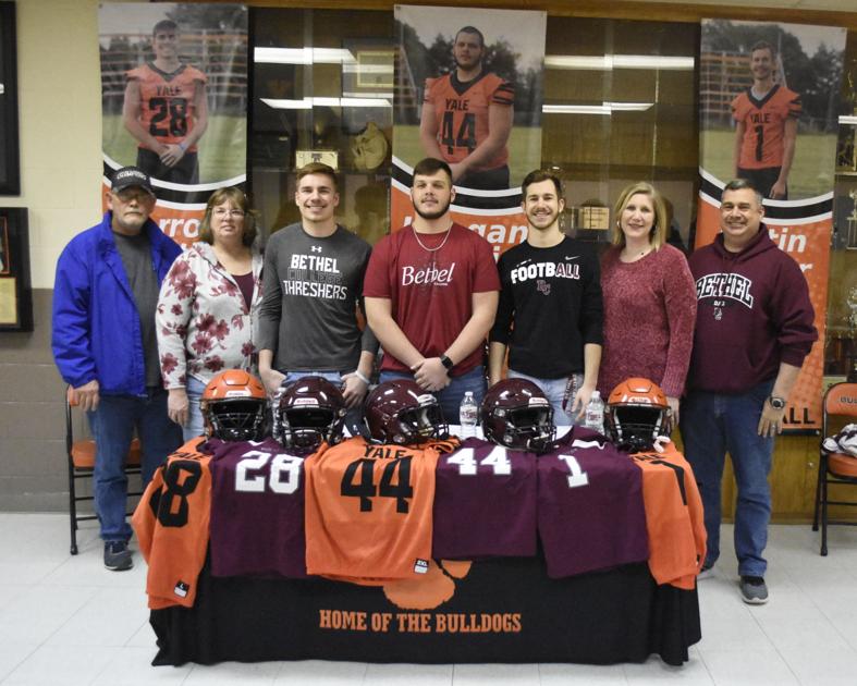 Yale Trio Signs To Play College Football Sports Stwnewspress Com