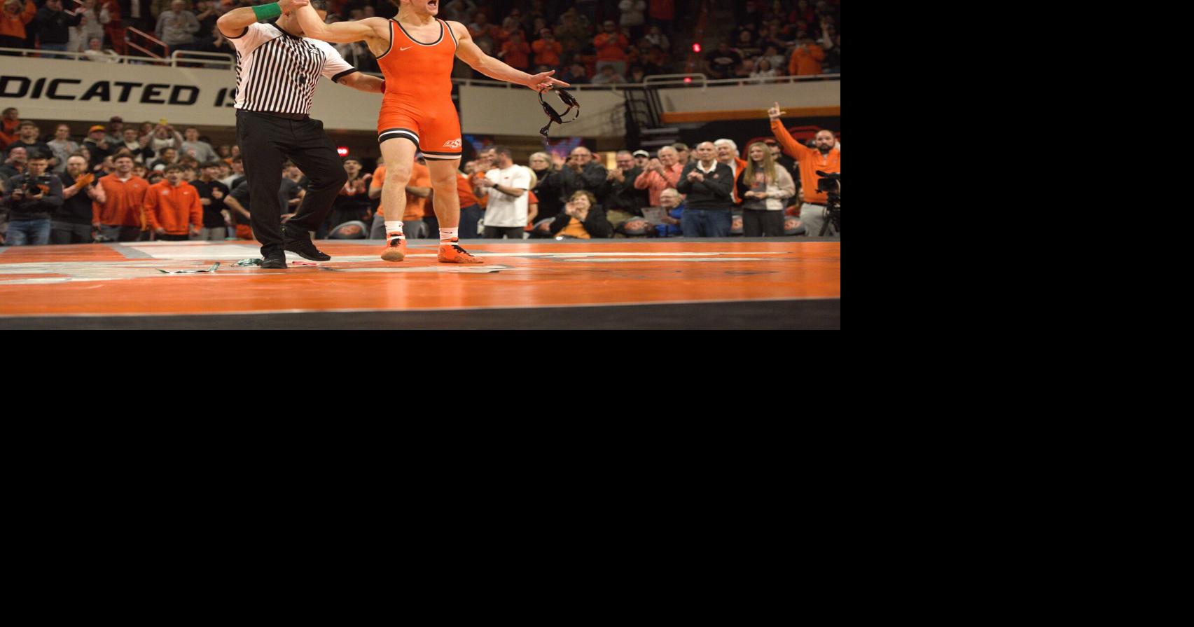 Swiderski earns emotional win as Oklahoma State rolls No. 3 Iowa State