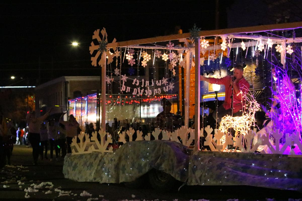 Parade32.jpg
