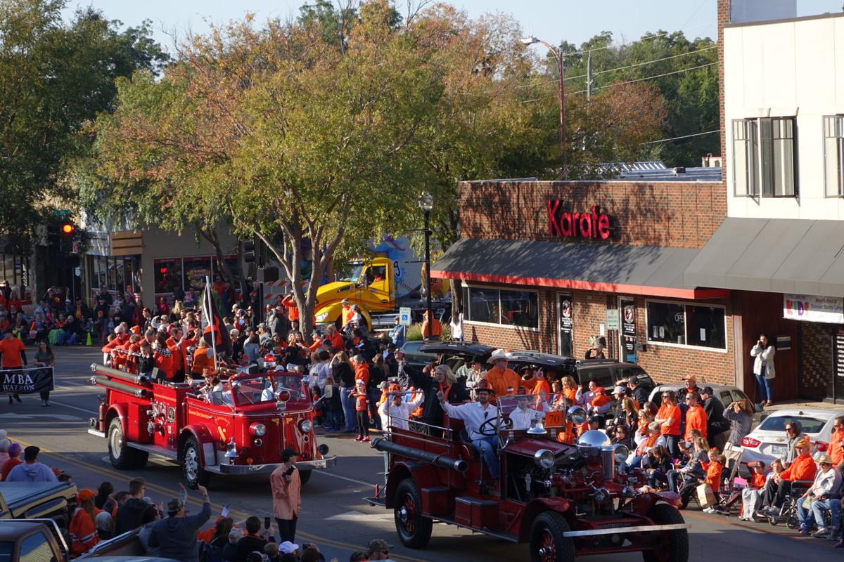 )Old Fire Trucks.JPG