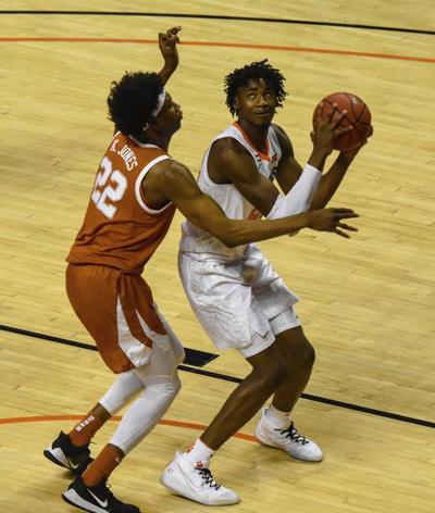Four Cowboy Basketball Players Confirm Return Roessink To