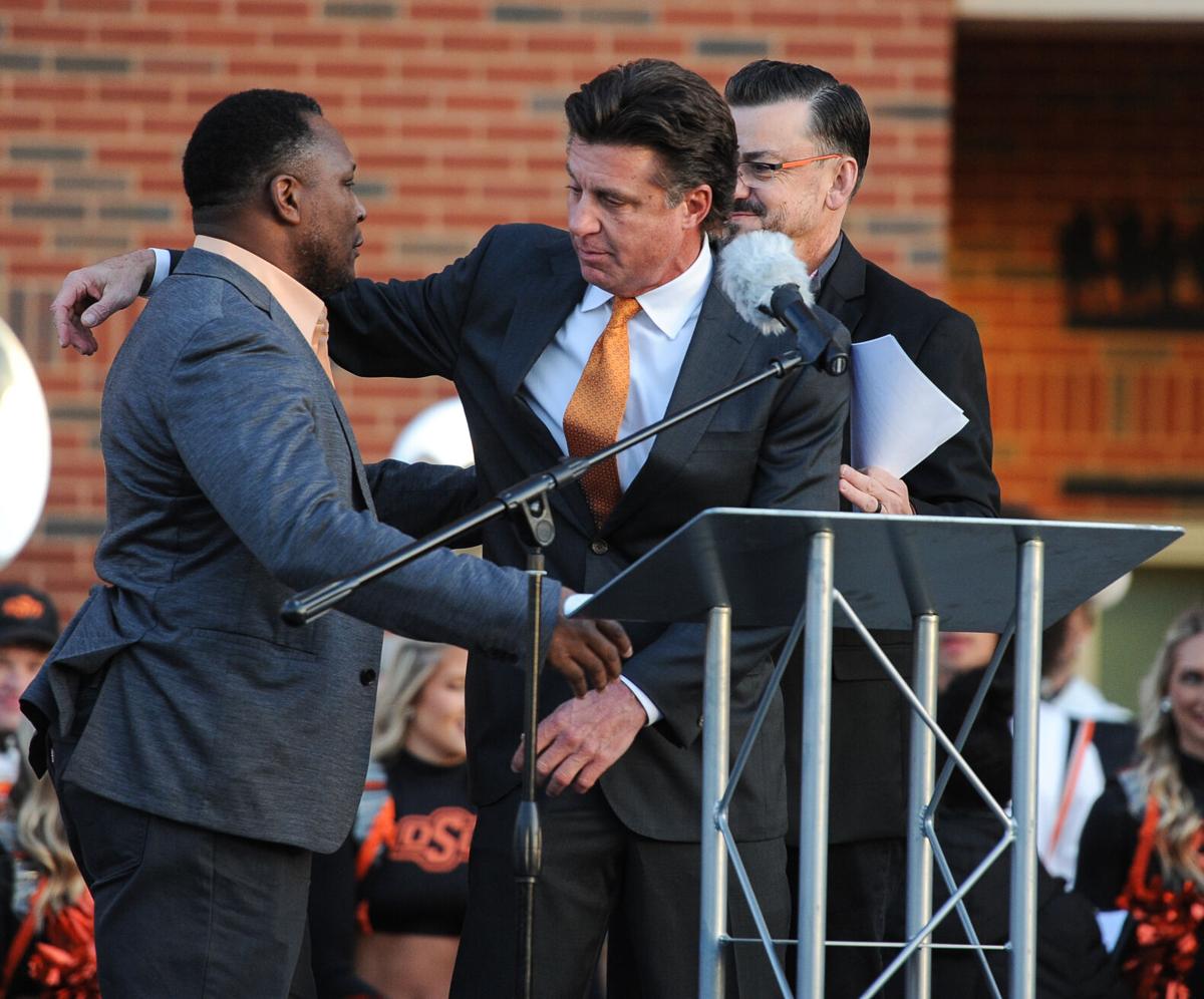 Barry hugs Gundy.jpg