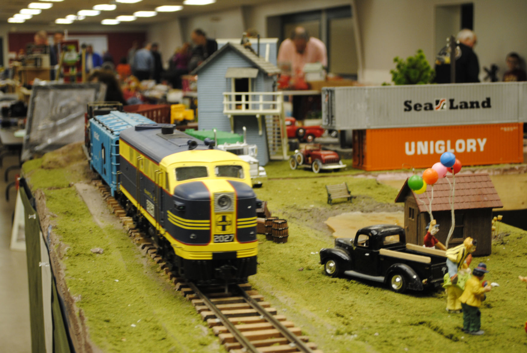 Ho scale trains shop for sale near me