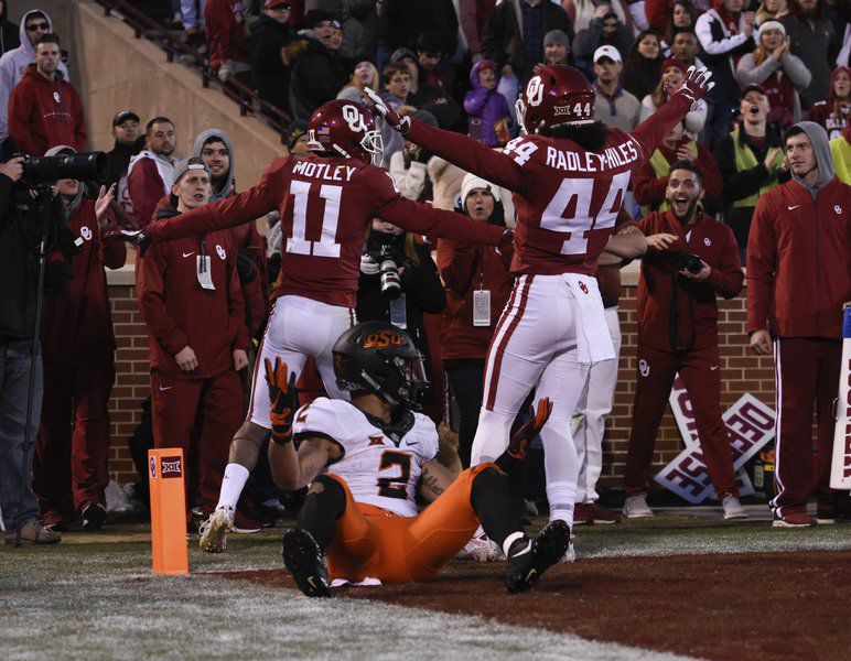 Failed two-point conversion lingers in Pokes' Bedlam loss