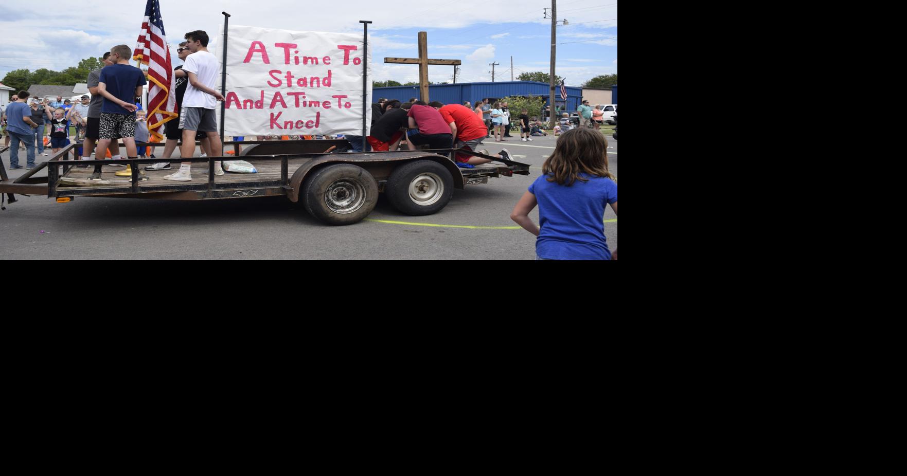 GLIMPSES OF GLENCOE Glencoe Main Street filled with fun on Founder’s