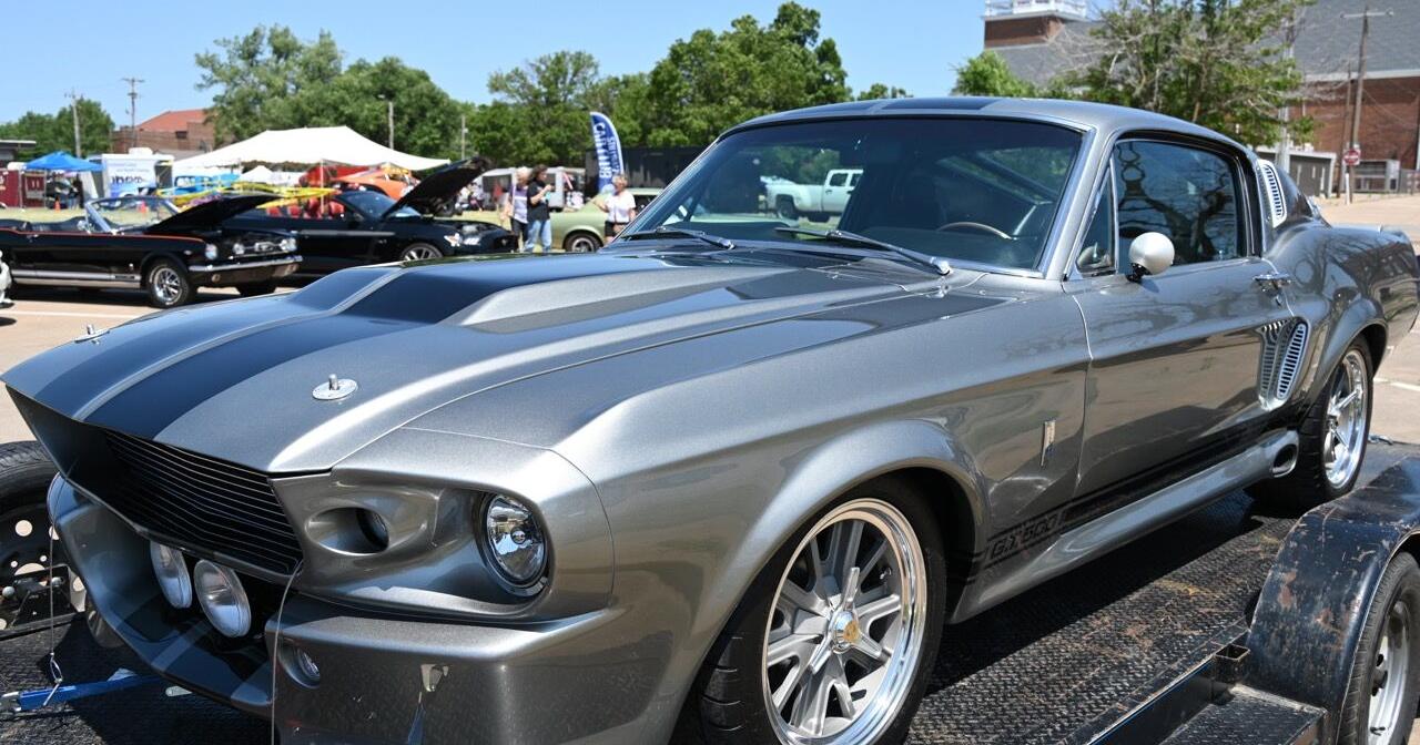 American icons showcased at Dancing Turtle Car Display - Vimarsana News