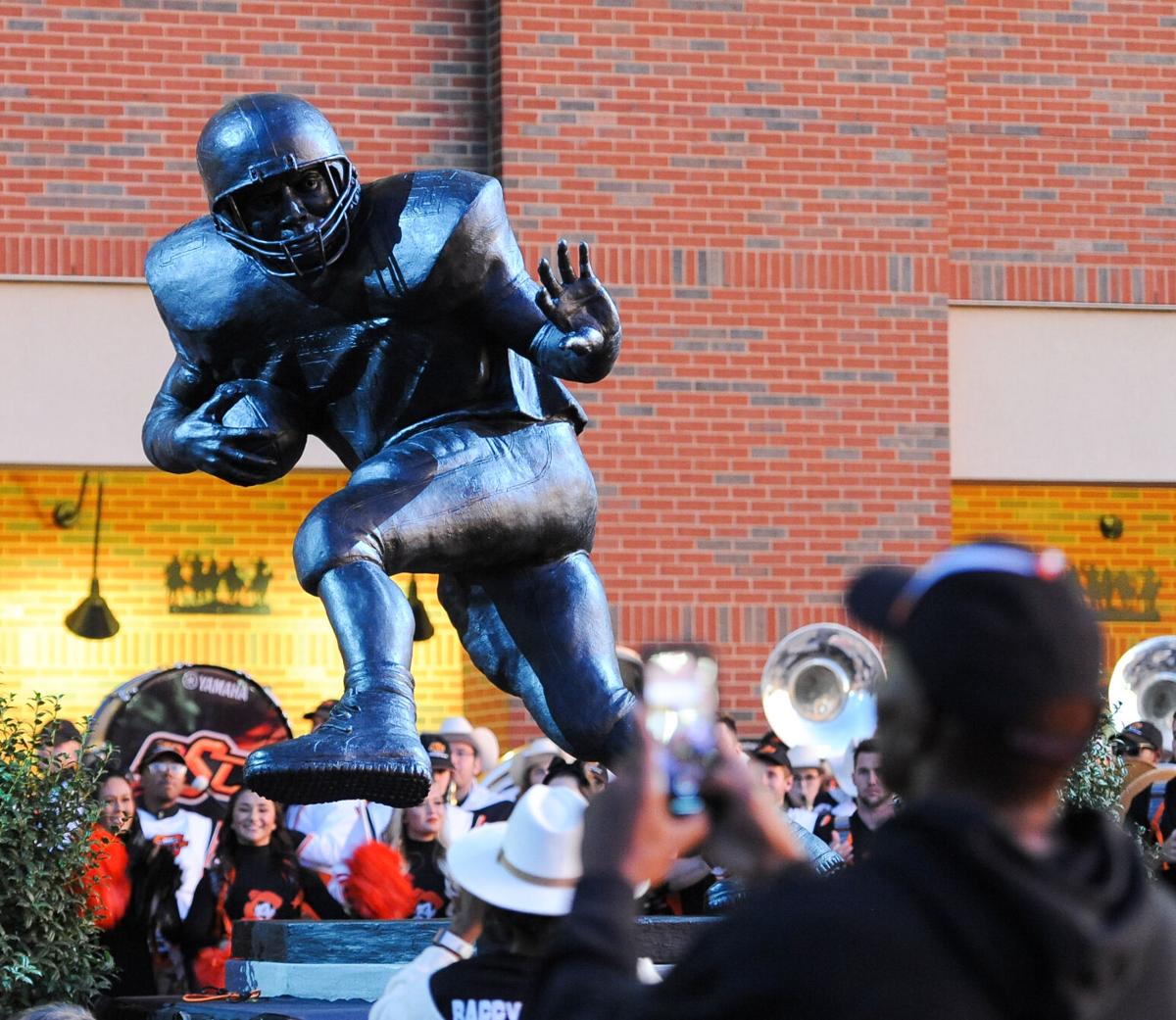 Sanders statue.jpg