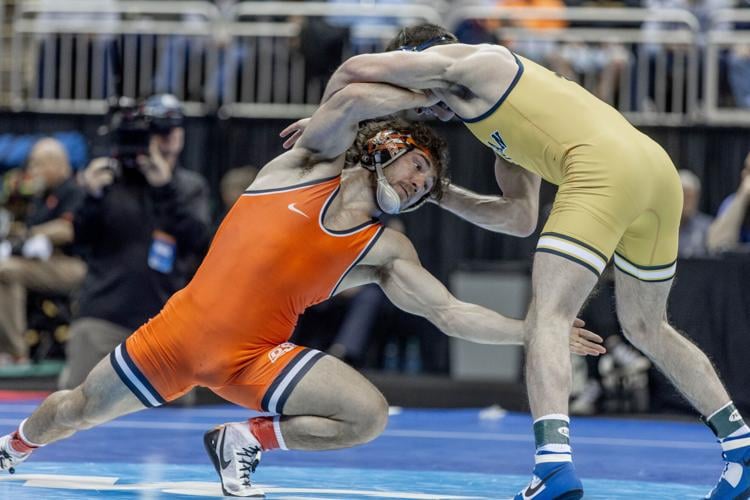 Daton Fix, Dustin Plott advance to NCAA finals