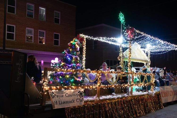 Stillwater Parade of Lights draws thousands News