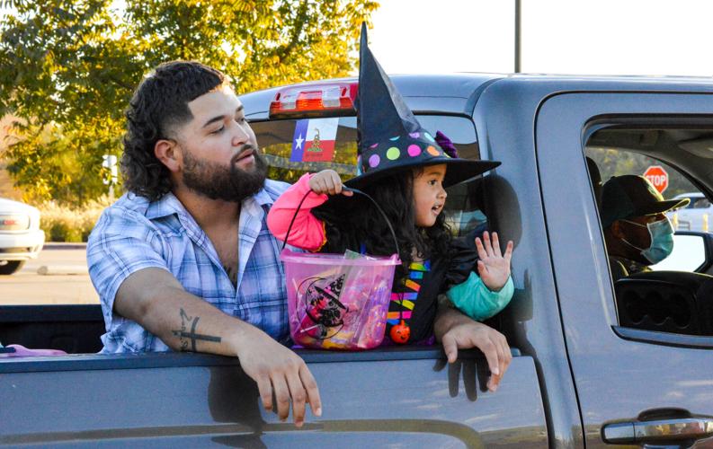 PHOTO GALLERY Stillwater hosts drivethrough trickortreat events