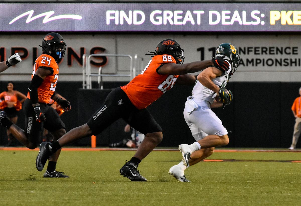 Lacy tackle.jpg